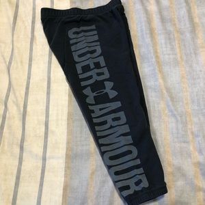 Under Armor mid calf joggers small